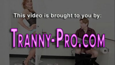 Kinky shemale gets ass fucked