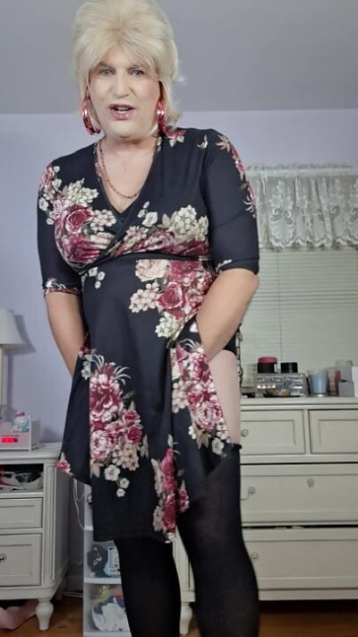 Soft granny tranny in pantyhose and Granny panties!